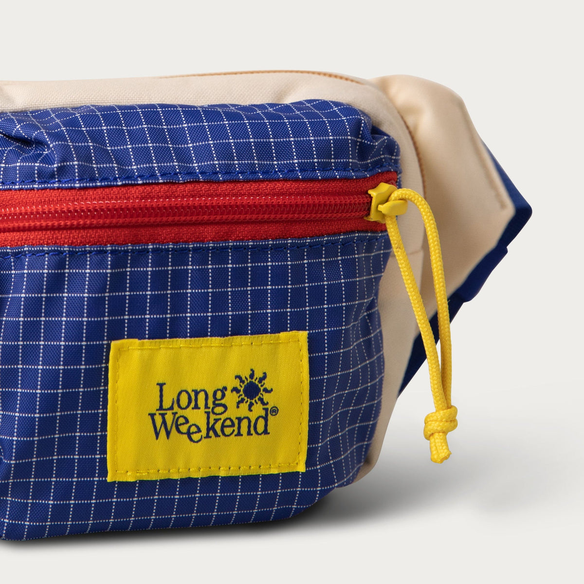 Moment Long Weekend Monterey Sling in Creme Multi