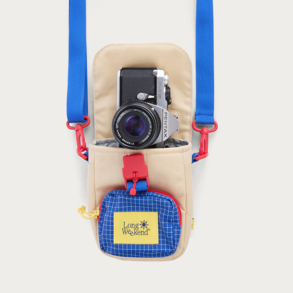 Moment Long Weekend Crossbody Camera Pouch in Creme Multi