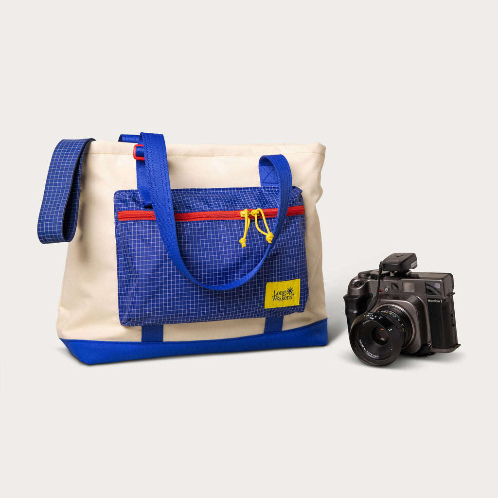 Moment Long Weekend Beacon Tote in Creme Multi