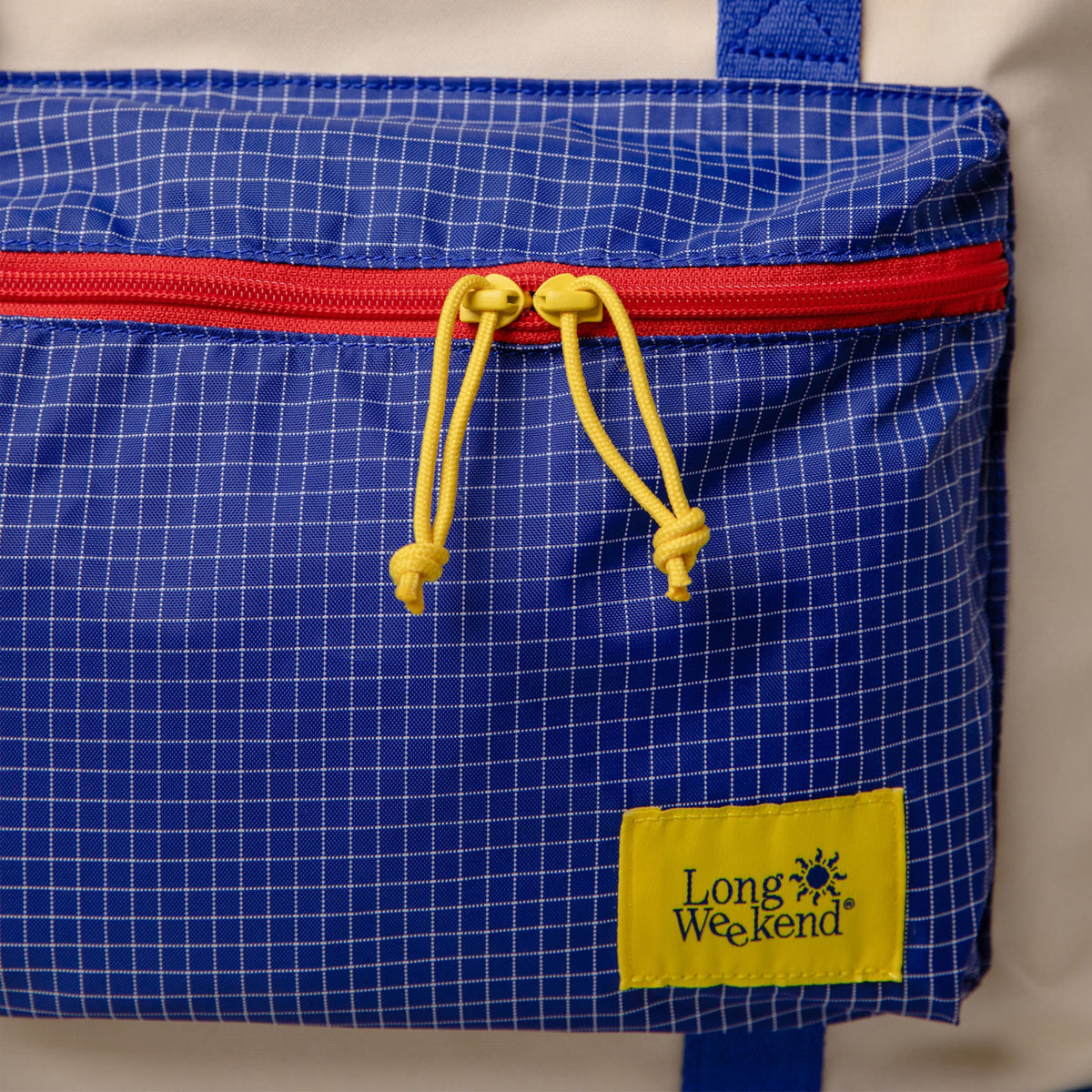 Moment Long Weekend Beacon Tote in Creme Multi